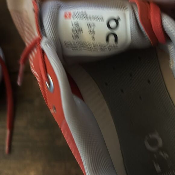 ON Running Cloudflow Sneaker,In  Rust Pink Size 7 - Picture 8 of 10